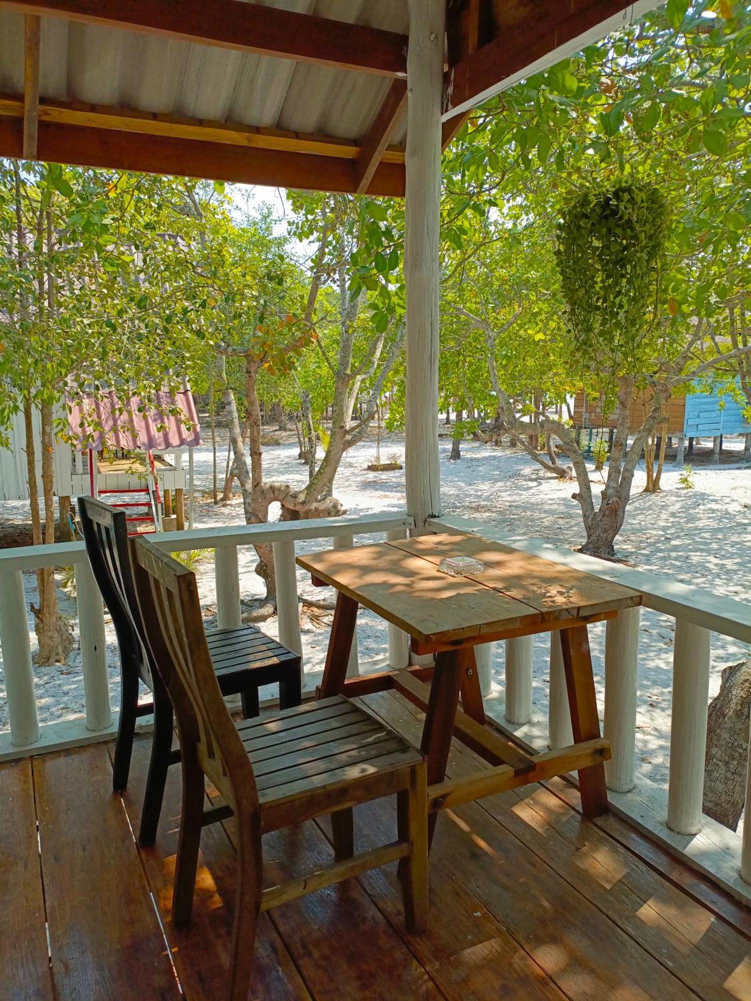 Koh Rong Beach Hostel And Bungalows Kaoh Touch Exterior foto