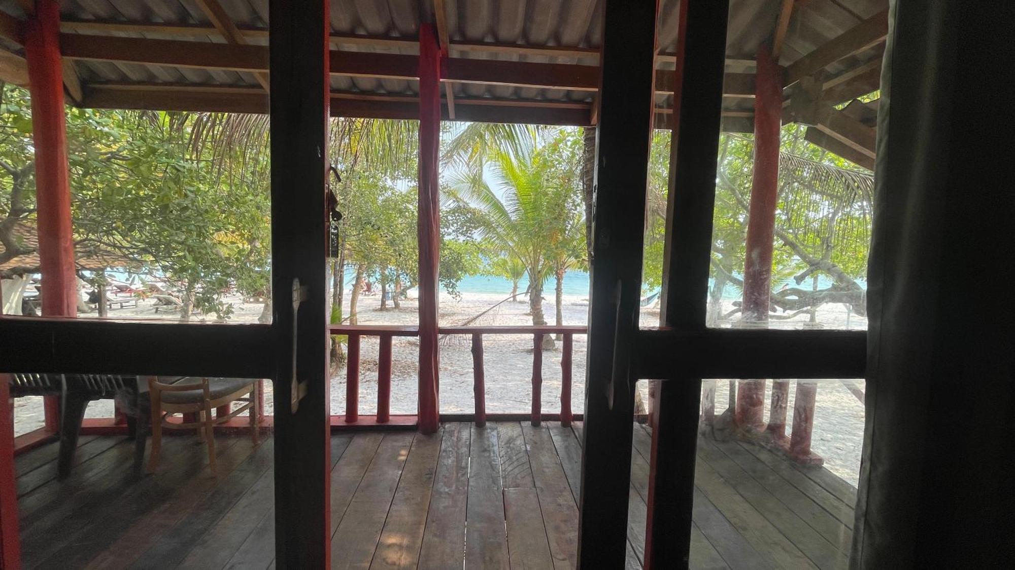 Koh Rong Beach Hostel And Bungalows Kaoh Touch Exterior foto
